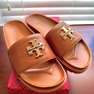 NIB Tory Burch Everly Anatomic Lug Slides - Paris Nappa Leather. Bourbon color